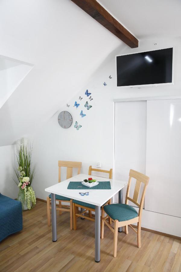 Apartments Stonehouse ヴォディツェ エクステリア 写真